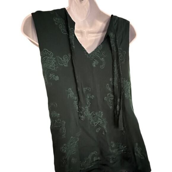 Torrid Green Sleeveless Tunic Top With Embroidered Floral Pattern Keyhole Detail - Picture 10 of 12